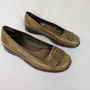Vintage Nurture Leather Olive Kiltie Tassel Flats